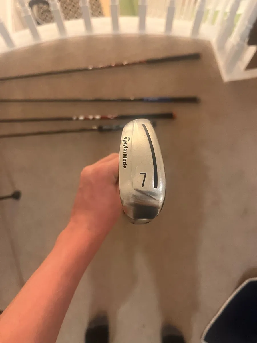 TaylorMade Stealth Irons Left handed - Image 2