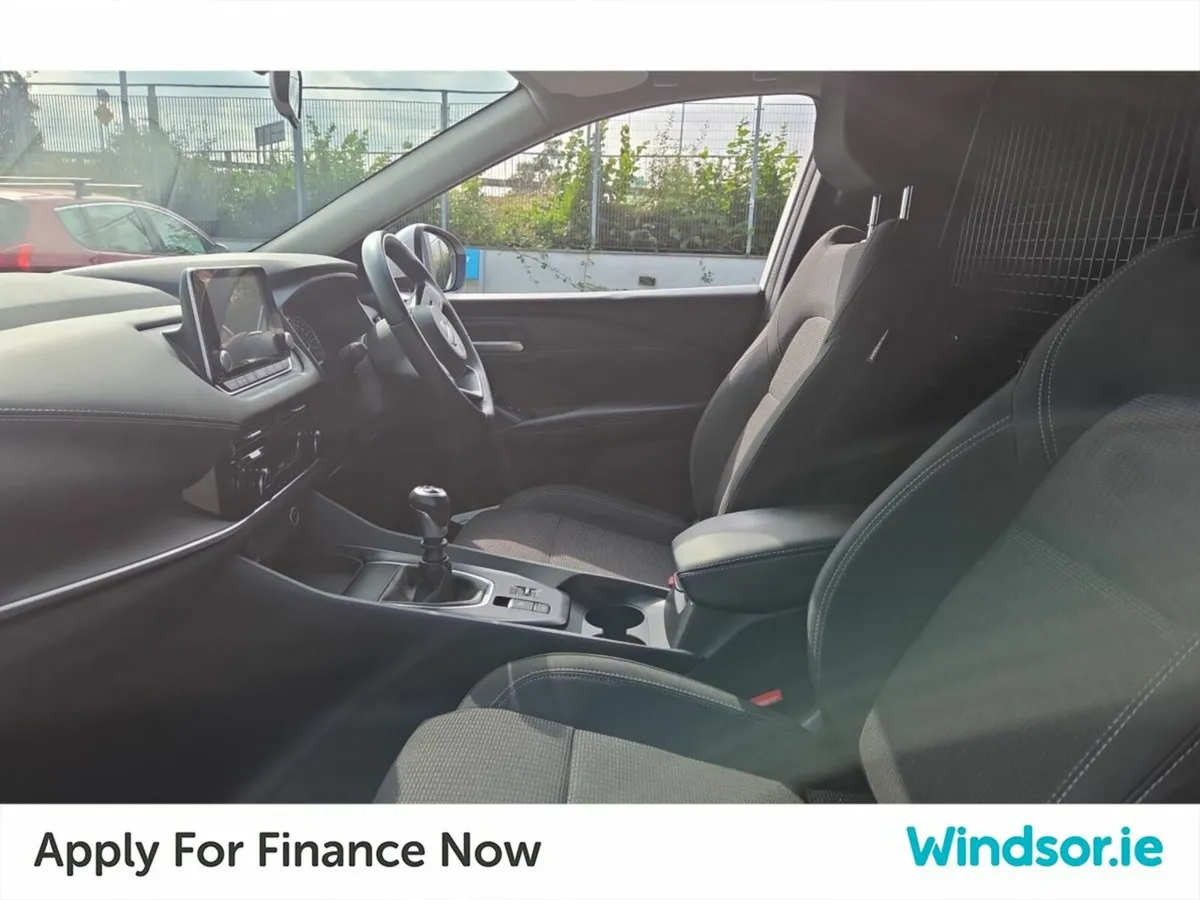 Nissan Qashqai 1.3 SV VAN 2 SEATER COMMERICAL - Image 4