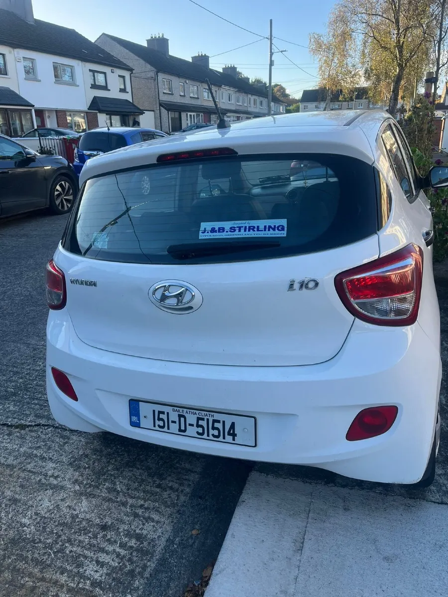 Hyundai i10 DELUXE 2015 - Image 2