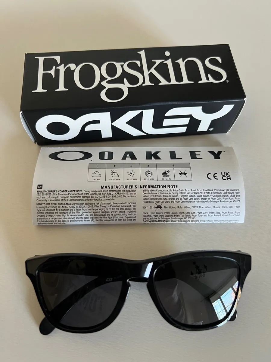 Oakley Frogskins Kids Sunglasses - Image 2