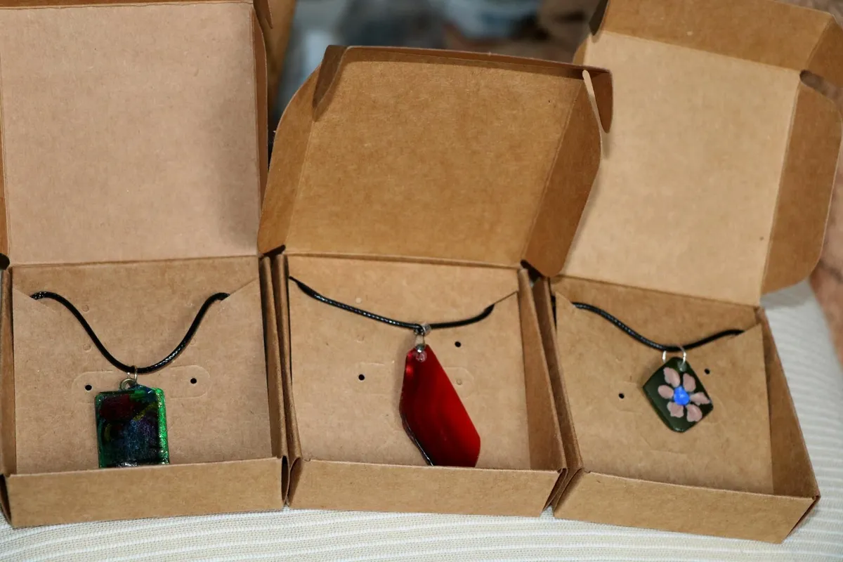 Hand crafted jewelery pieces - Image 2