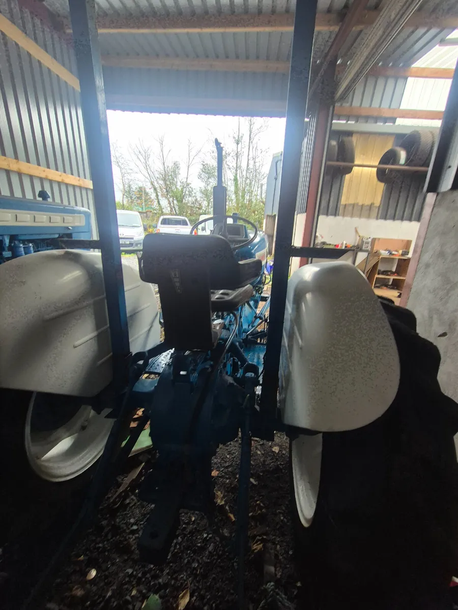 Ford 3000 tractor - Image 2