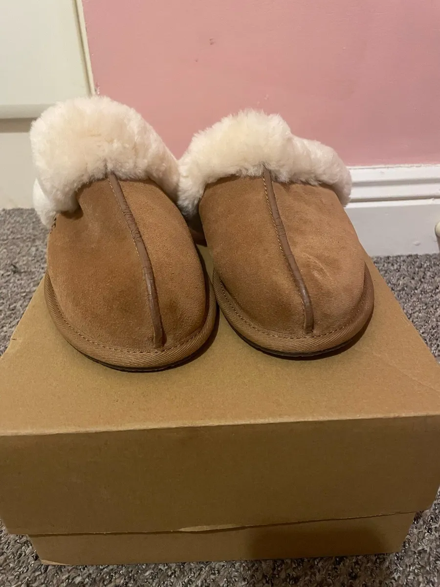 Ugg slippers - Image 1