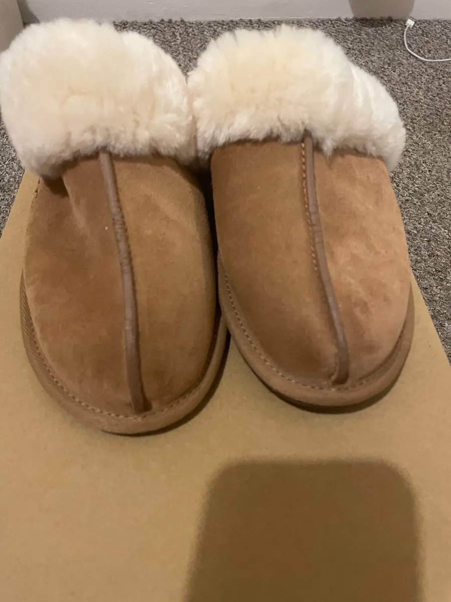 Ugg slippers - Image 4