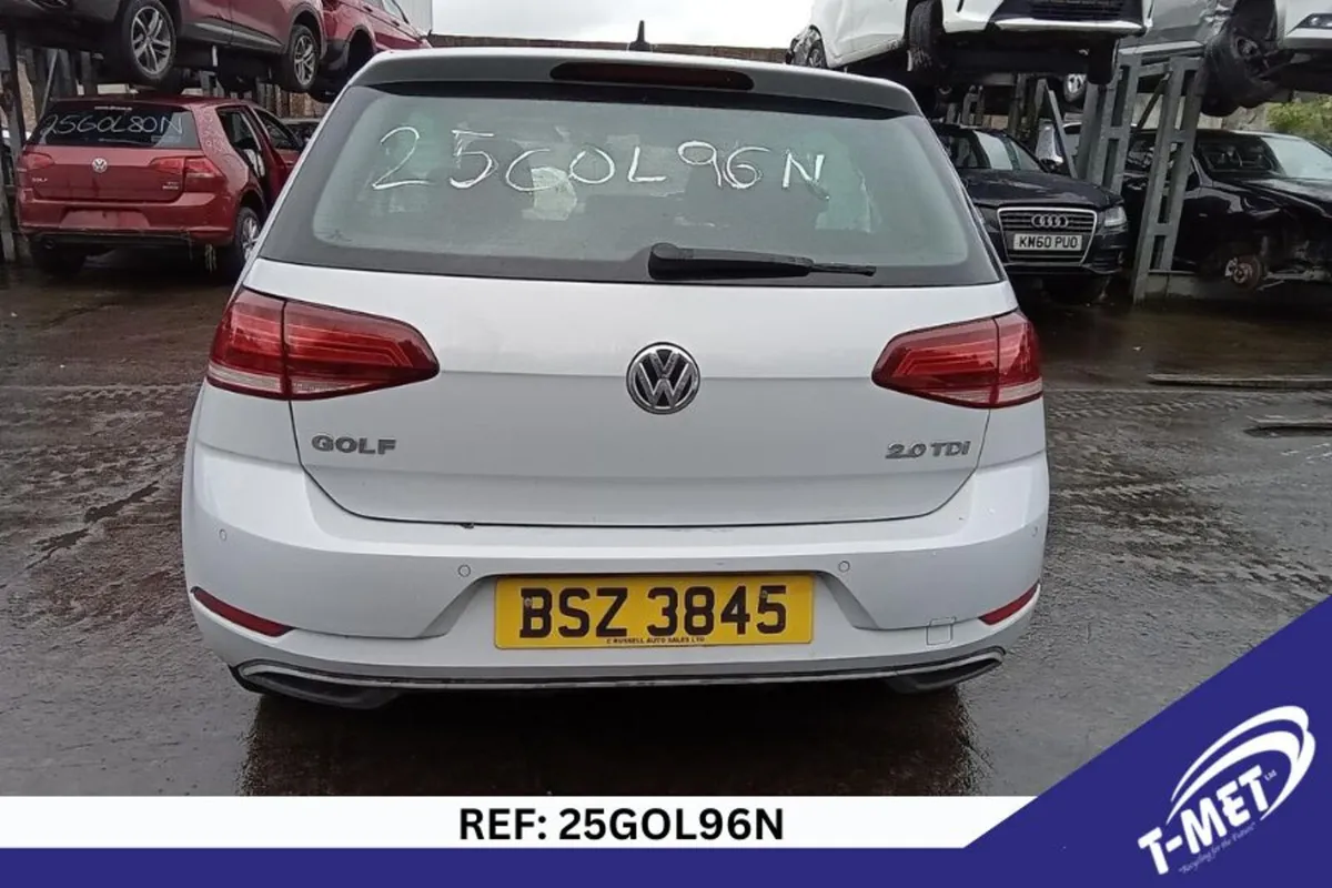 2017 VOLKSWAGEN GOLF BREAKING FOR PARTS - Image 2