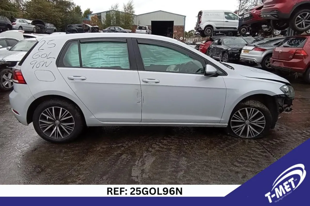 2017 VOLKSWAGEN GOLF BREAKING FOR PARTS - Image 4