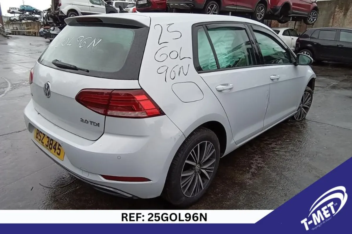 2017 VOLKSWAGEN GOLF BREAKING FOR PARTS - Image 3