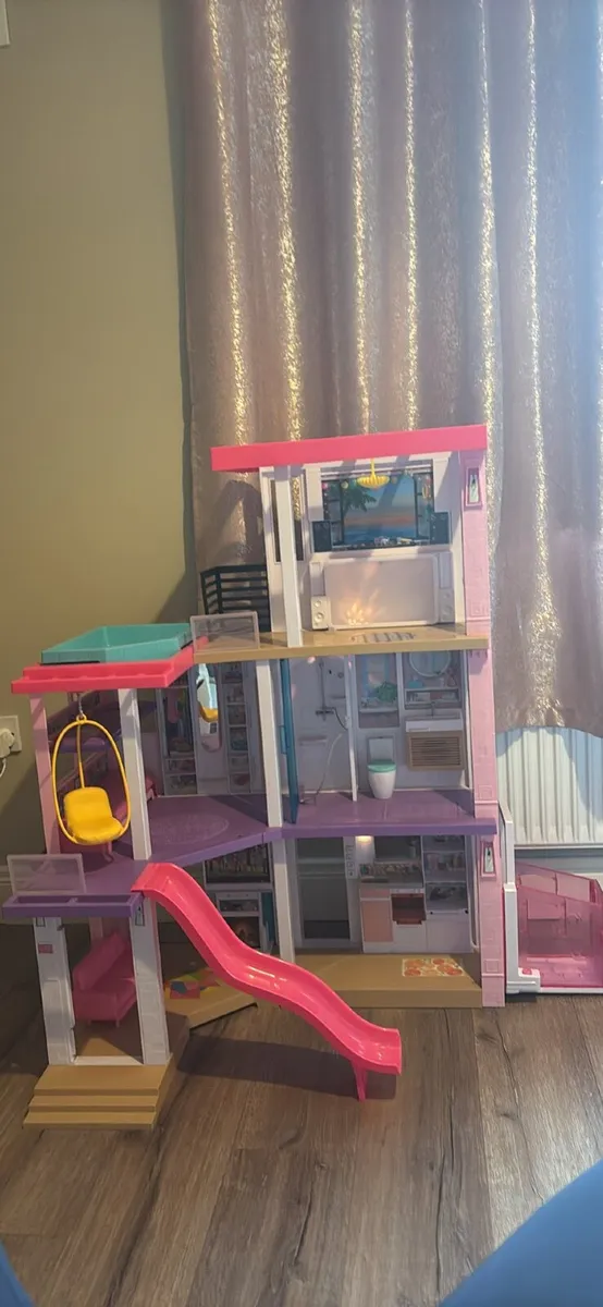 barbie dream house - Image 1