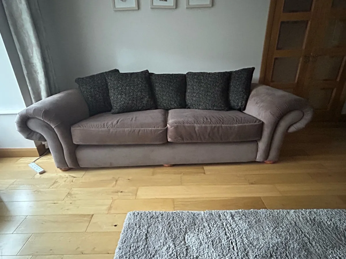 Couch - Image 2