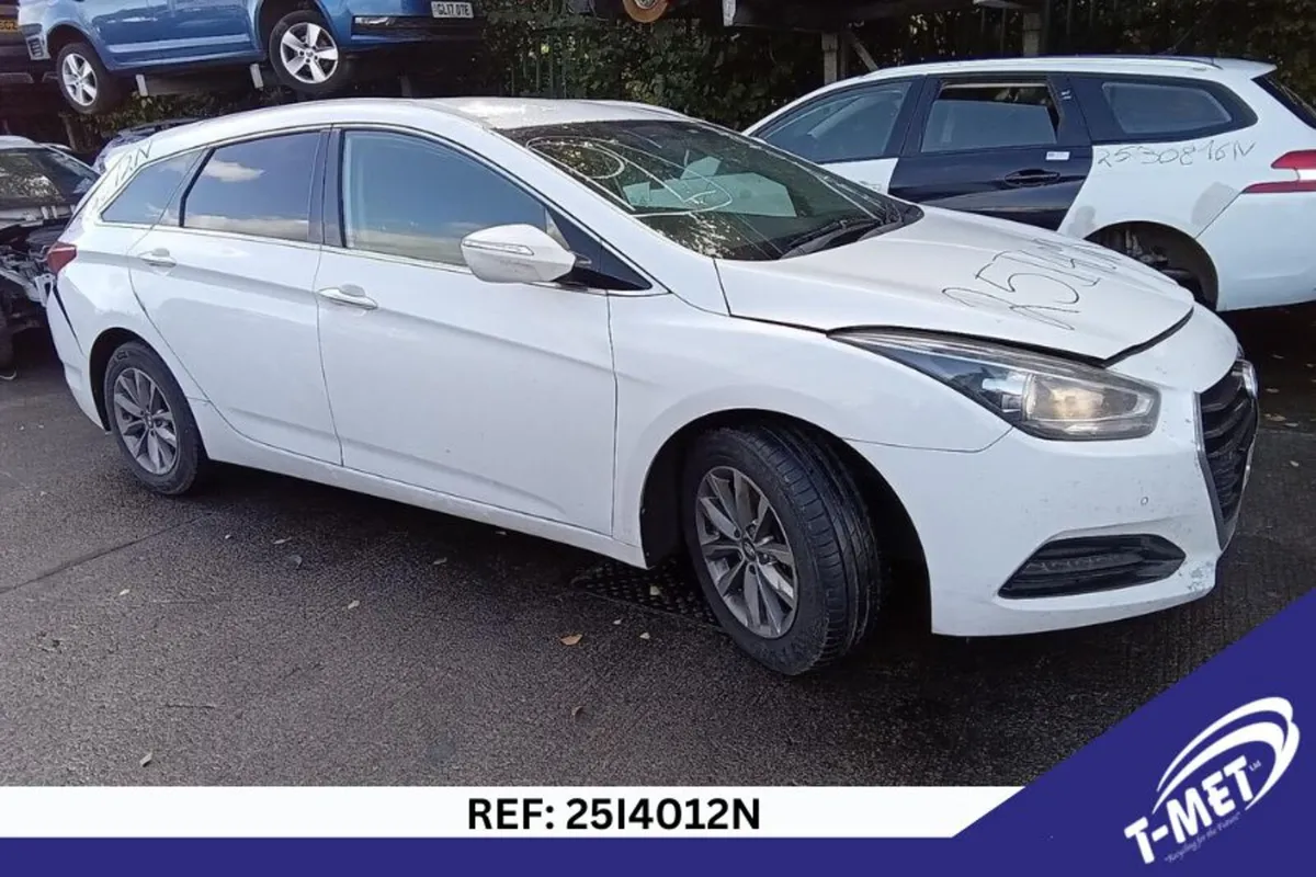 2017 HYUNDAI I40 BREAKING FOR PARTS - Image 1