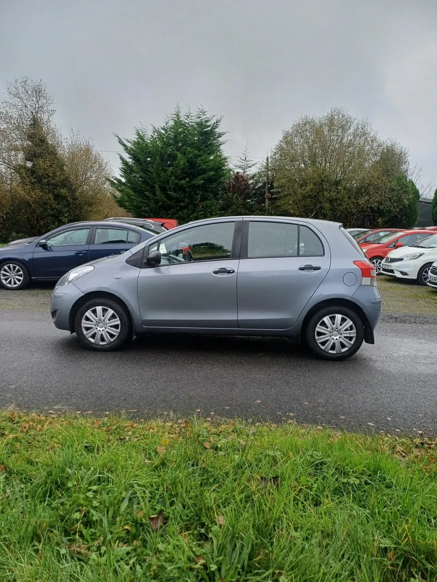 Toyota Yaris 2010 - Image 4