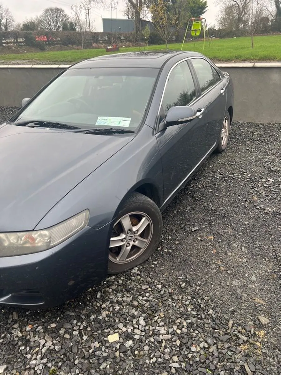 2004 Honda Accord - Image 2