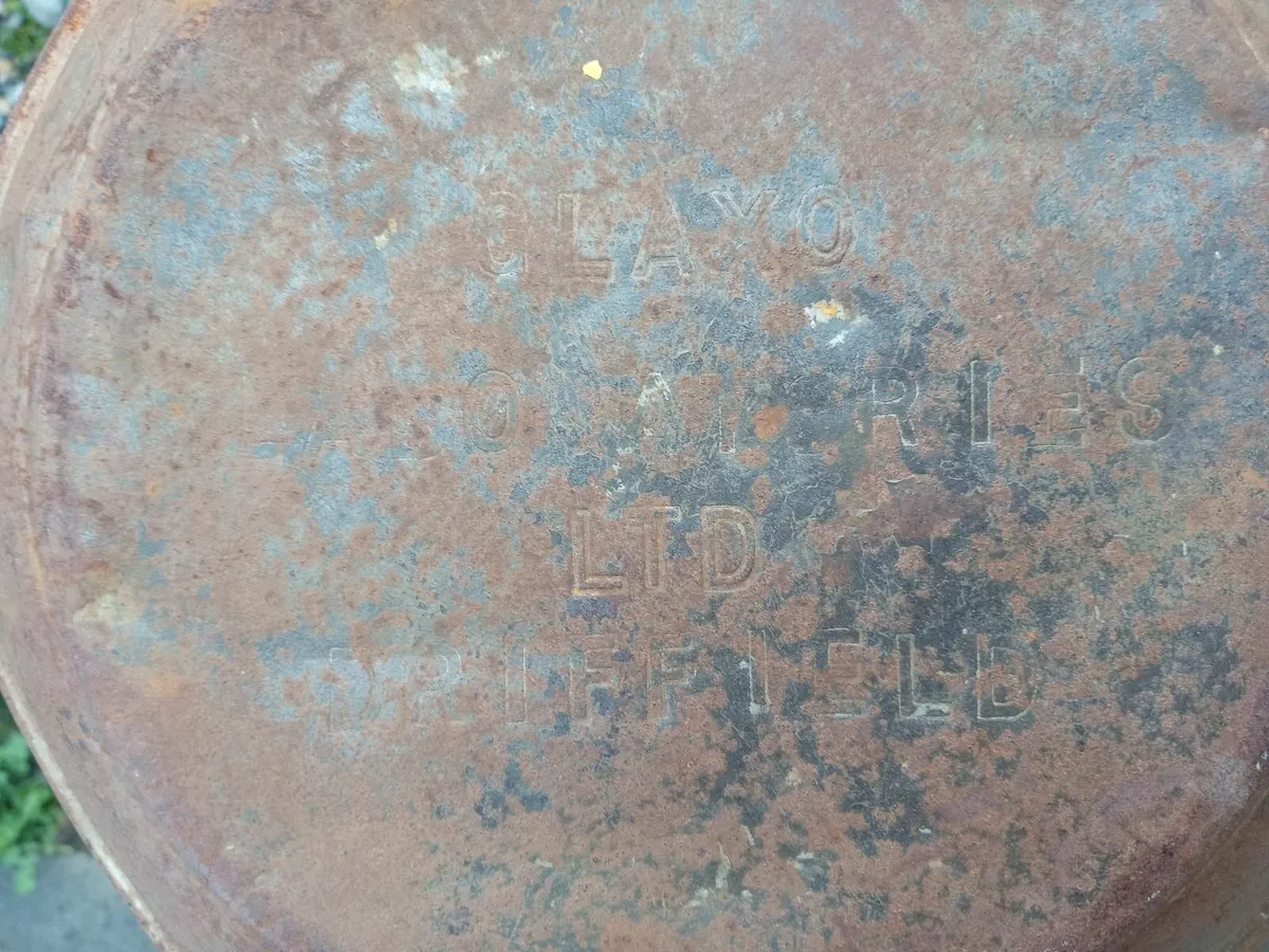 Old milk churn - Image 4