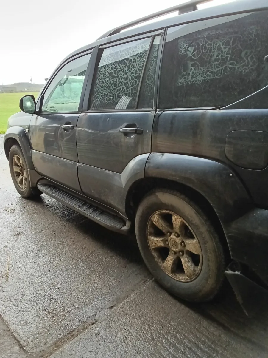 Toyota Land Cruiser 2004 - Image 3