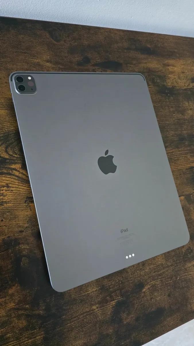 iPad Pro 12.9 256gb 5th gen - Image 3
