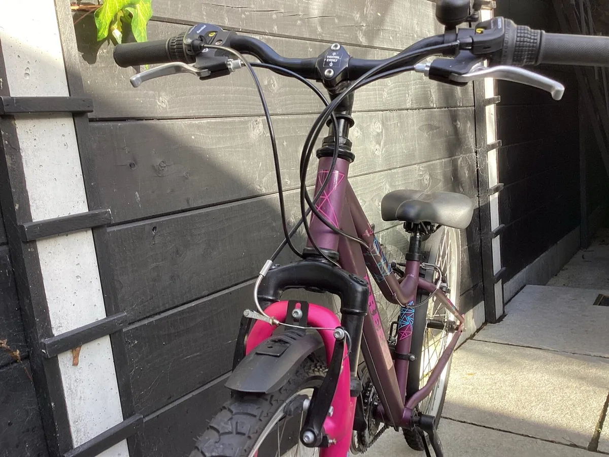 SHOWROOM CONDITION APOLLO BREEZE - Image 4