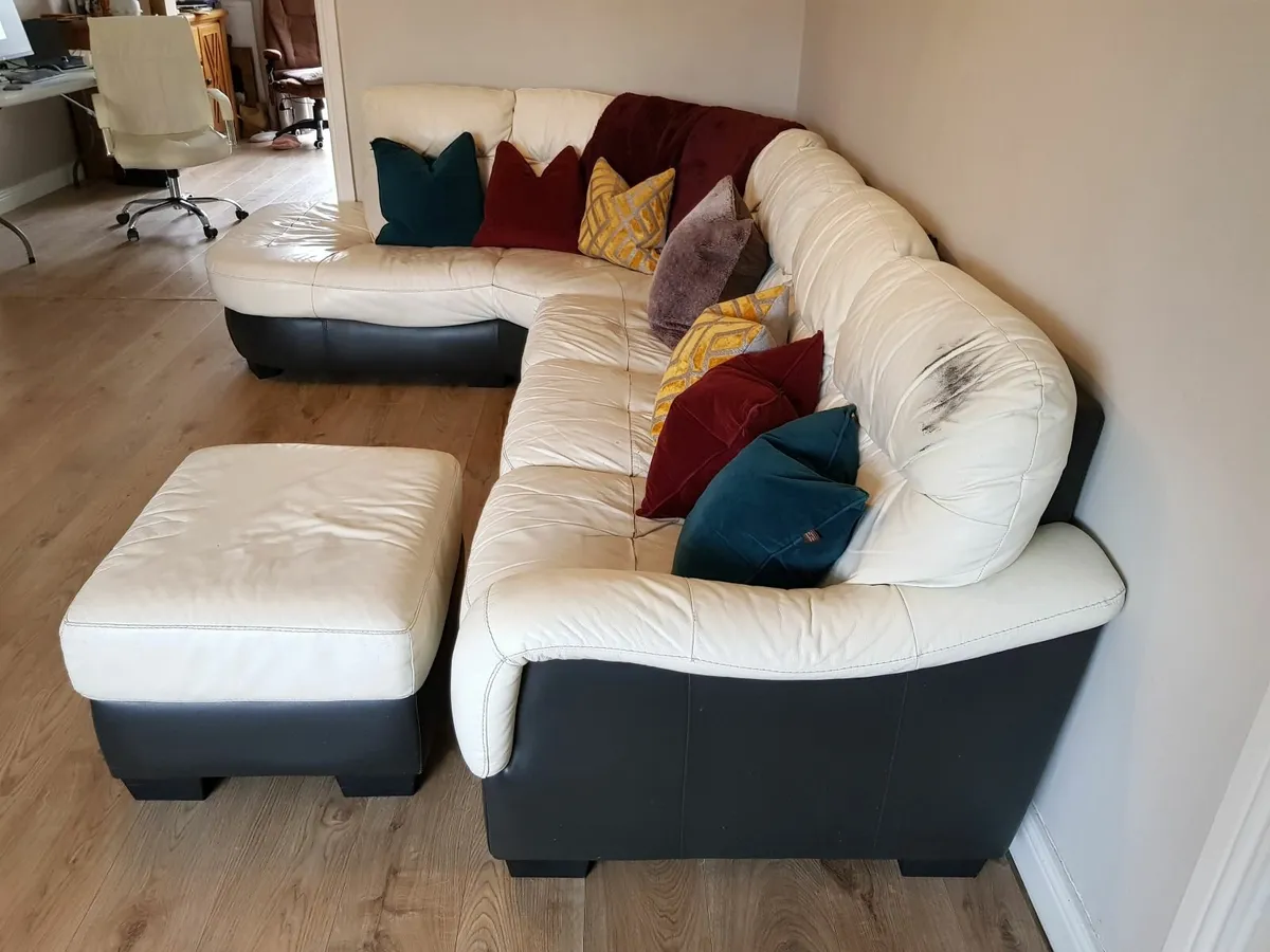 Leather corner suite with foot stool - Image 4