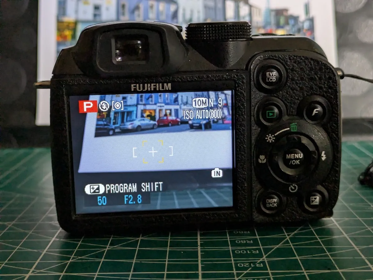 Fujifilm S1000fd 10MP CCD 🌈 digital camera - Image 4