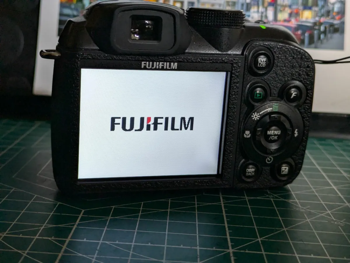 Fujifilm S1000fd 10MP CCD 🌈 digital camera - Image 1
