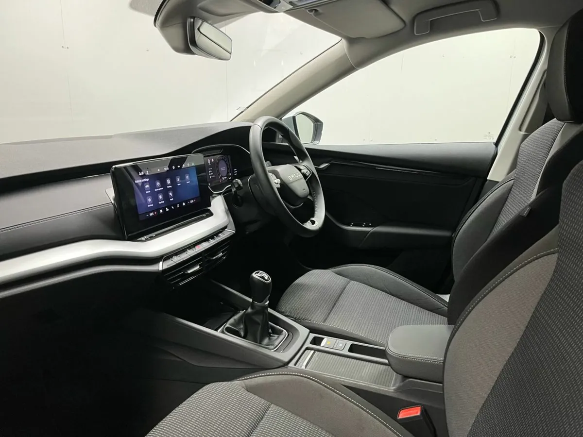 Skoda Octavia Selection 2.0TDI 115BHP - Reversing - Image 4