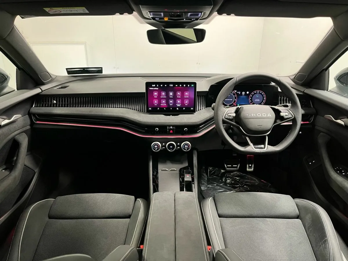 Skoda Superb Sportline Combi PHEV DSG 1.5TSI 204BH - Image 4