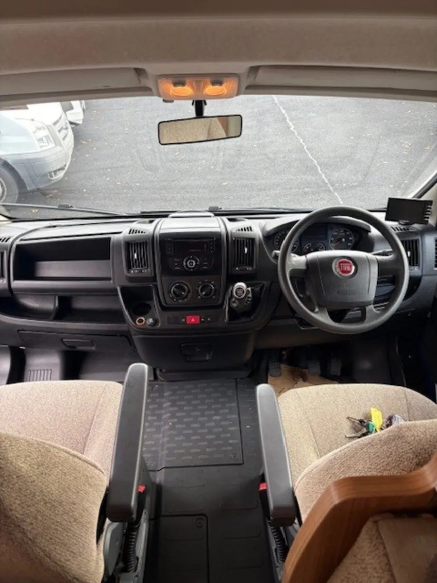 2012 SWIFT ESCAPE 686 - Image 4