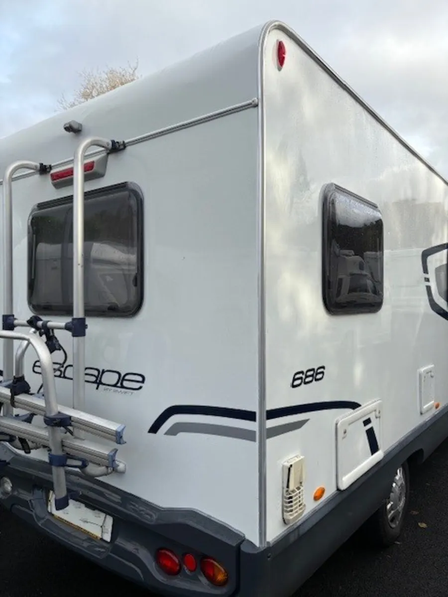 2012 SWIFT ESCAPE 686 - Image 2