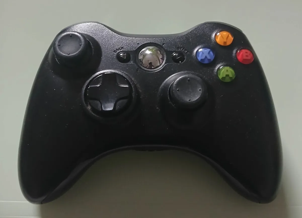 XBOX 360 Controller and accessories - Image 2