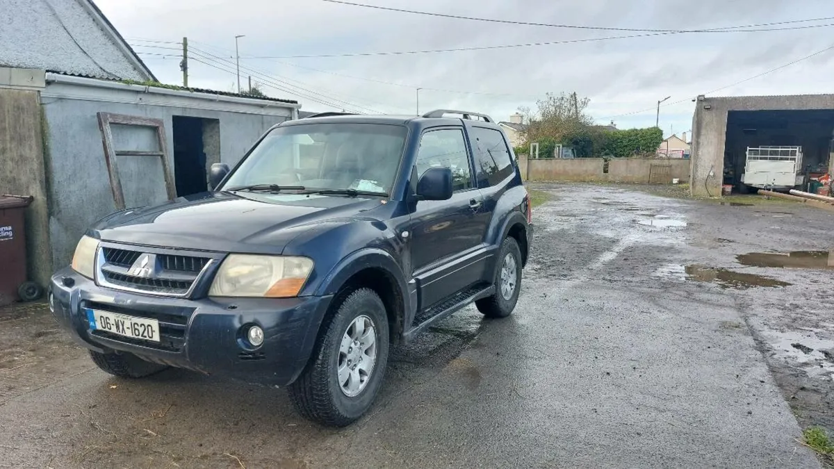 Mitsubishi pajero 3.2L - Image 2