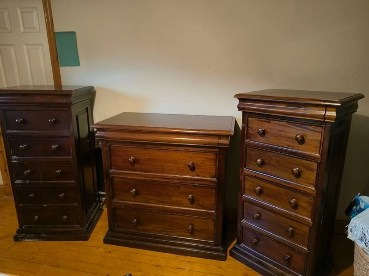 Solid chest of drawers & tallboy - Image 1