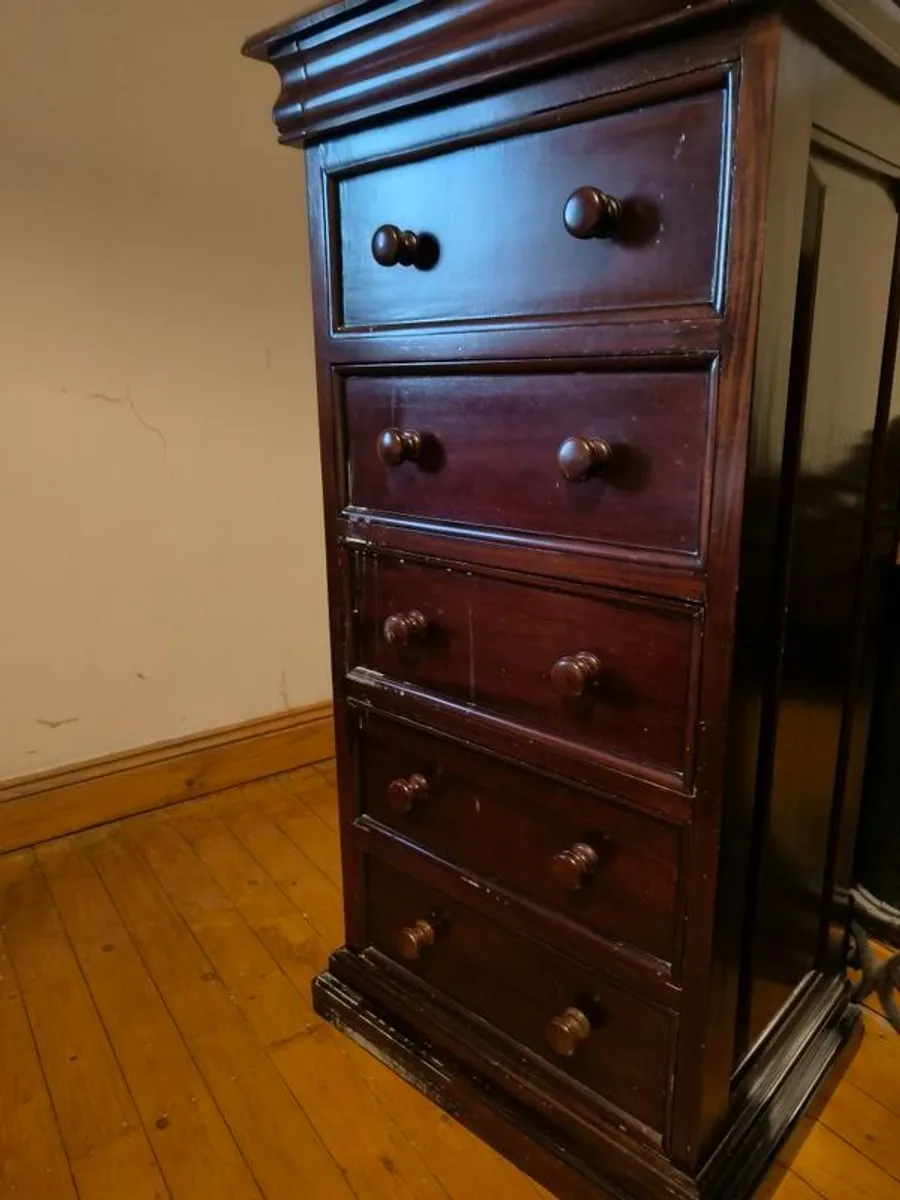 Solid chest of drawers & tallboy - Image 3
