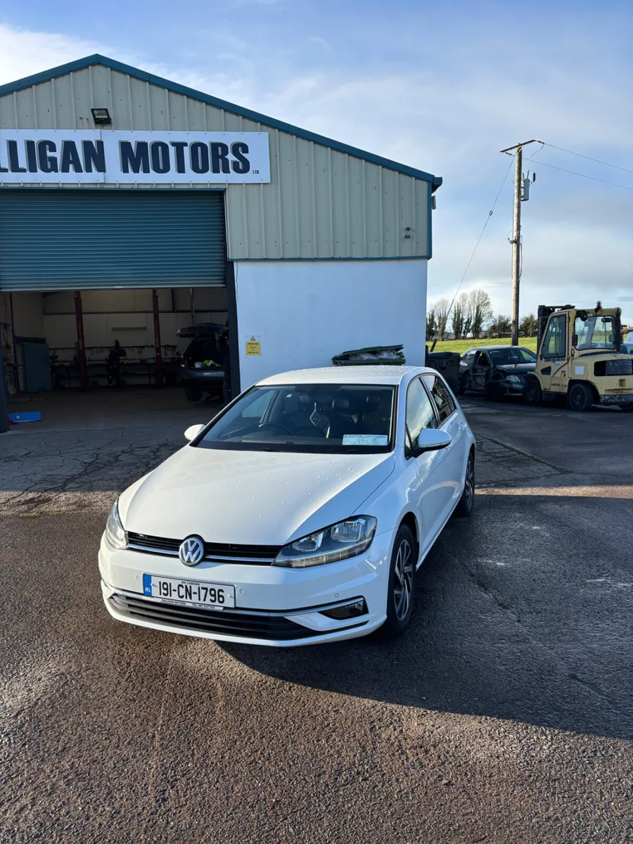 Volkswagen Golf 2019 full leather - Image 2