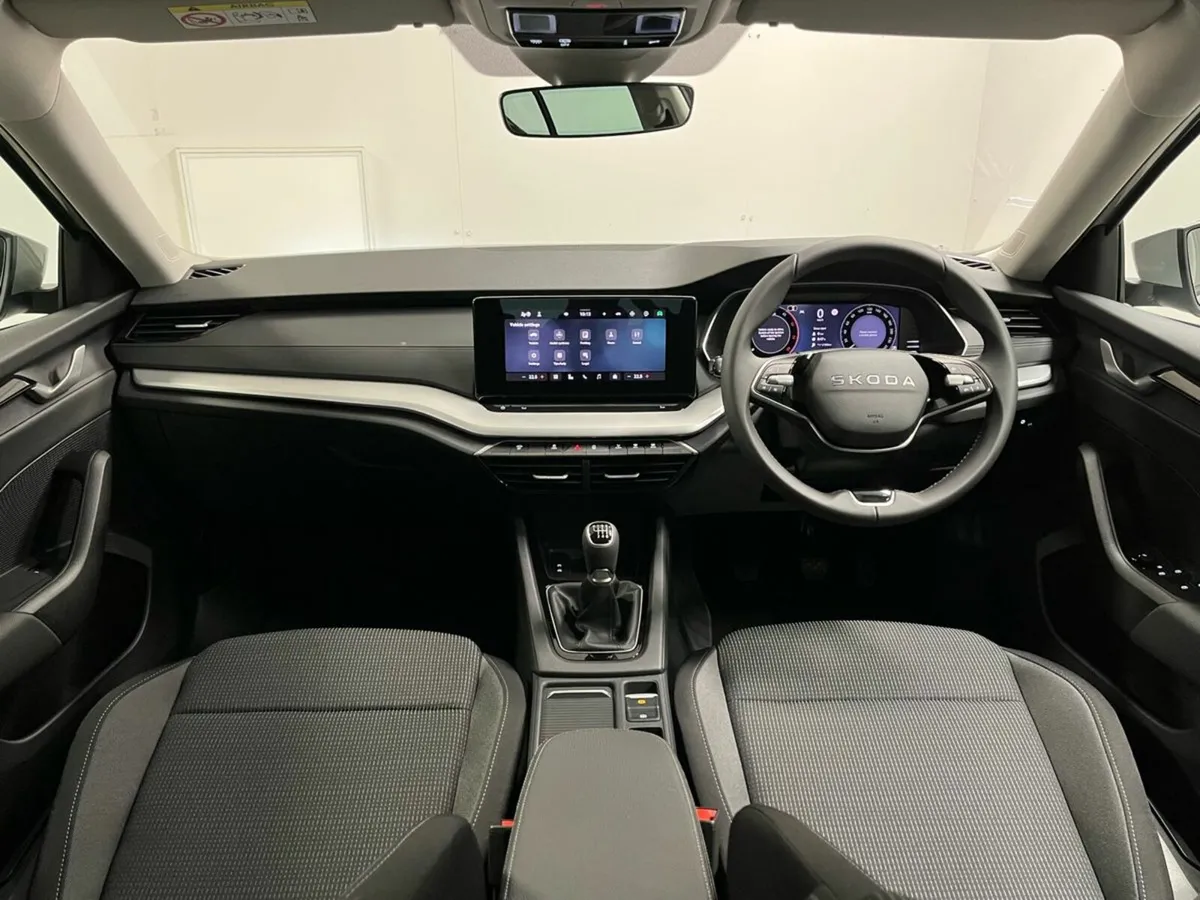 Skoda Octavia Selection 2.0TDI 115BHP - Reversing - Image 4