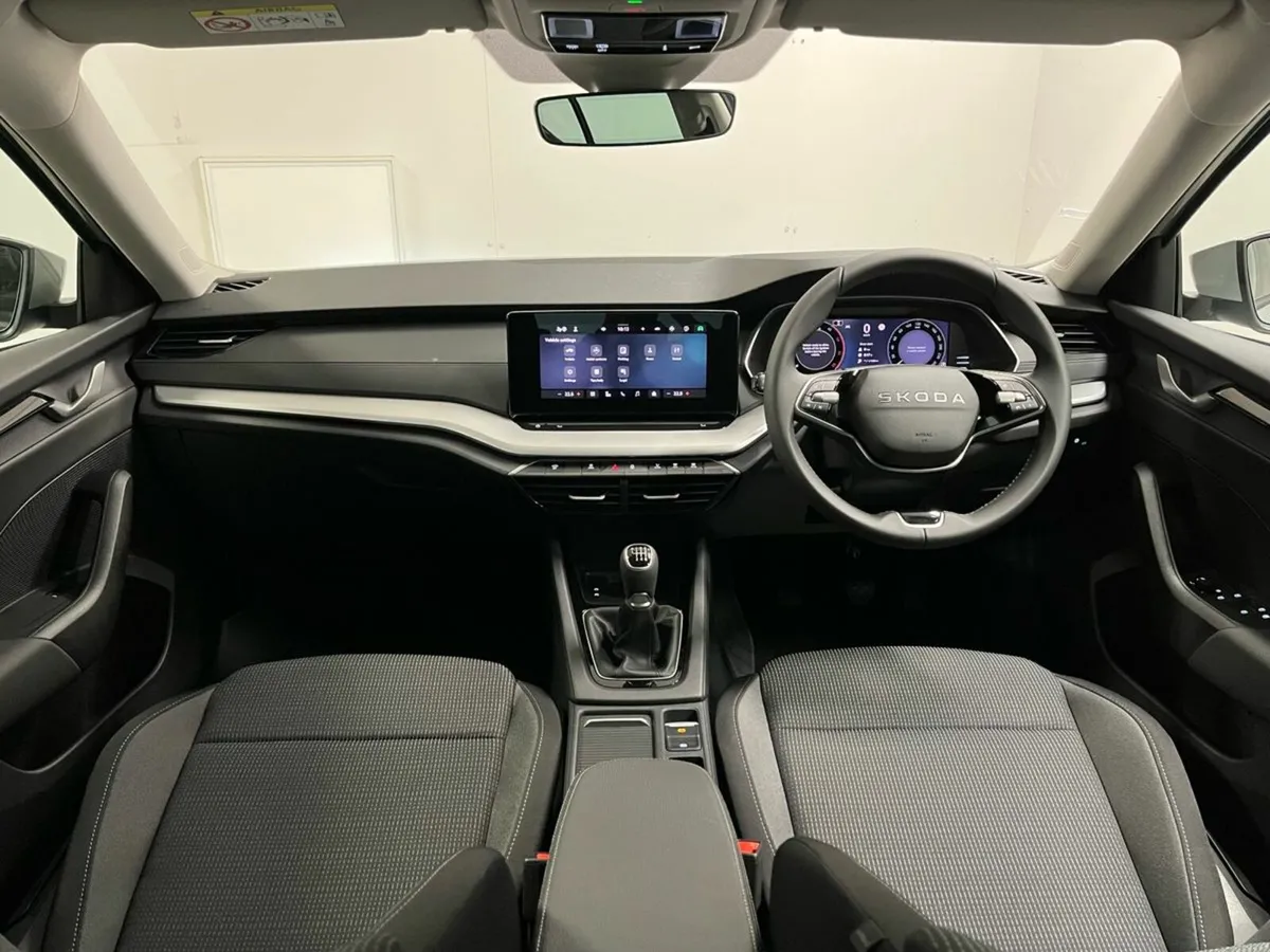 Skoda Octavia Selection 2.0TDI 115BHP - Reversing - Image 4
