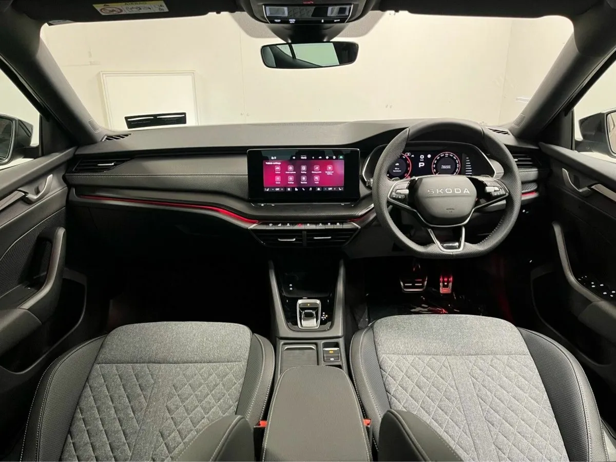 Skoda Octavia Sportline DSG 2.0TDI 150HP - Reversi - Image 4