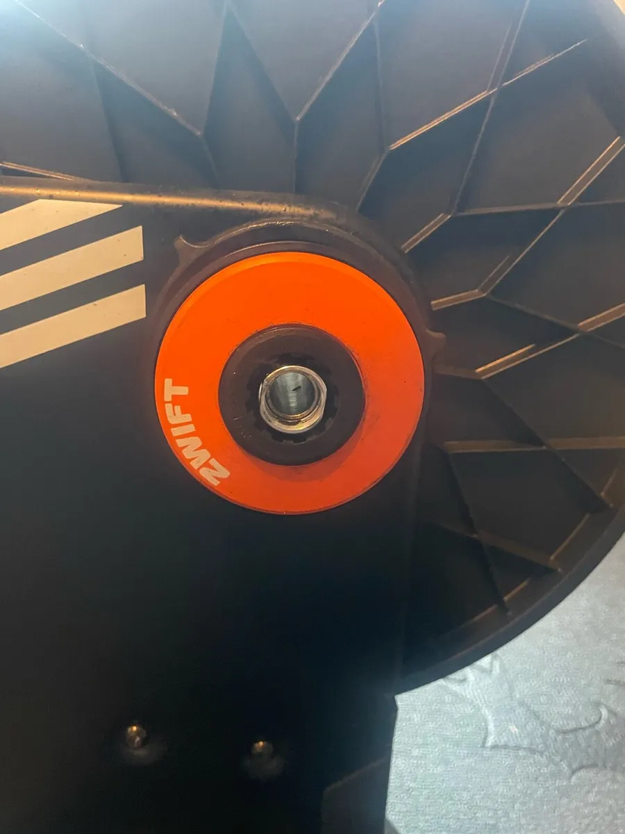 Elite Suito-T Direct Drive Interactive Trainer - Image 3