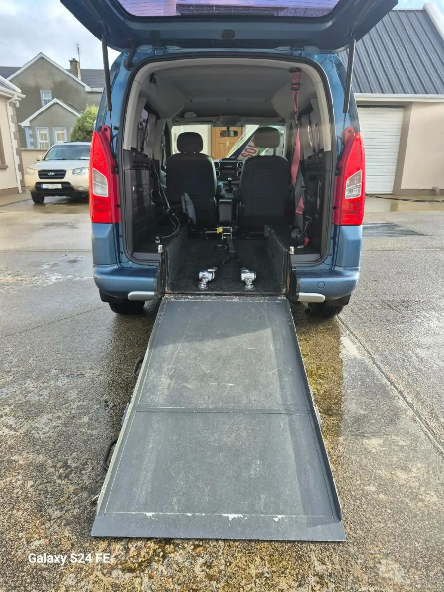 Wheelchair accessible - Image 1