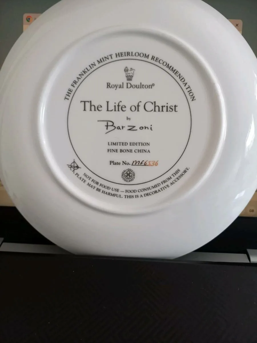 Religious  plates and coin - Image 3