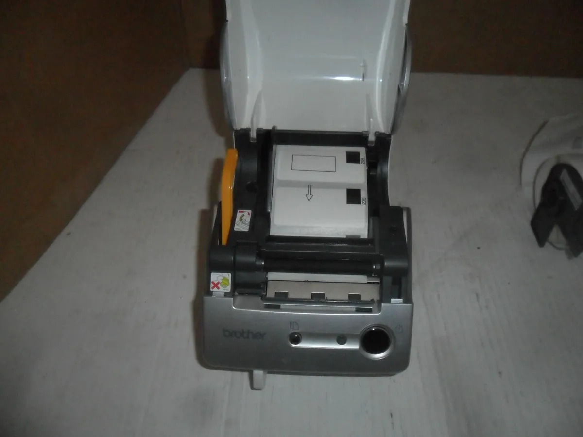Brother QL500 High Speed Label Printer - Image 4