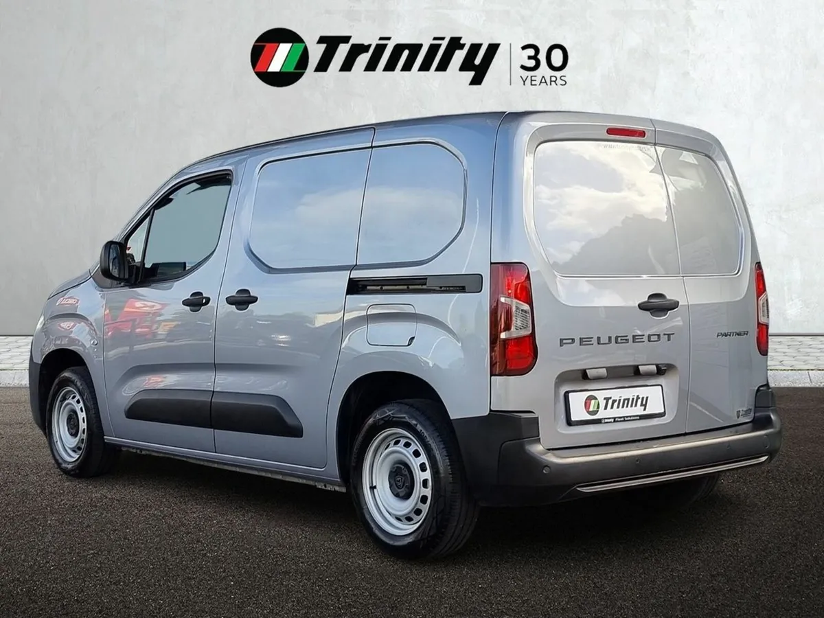 Peugeot Partner ** PRO PLUS ** 1.5 HDI ** 100BHP * - Image 3