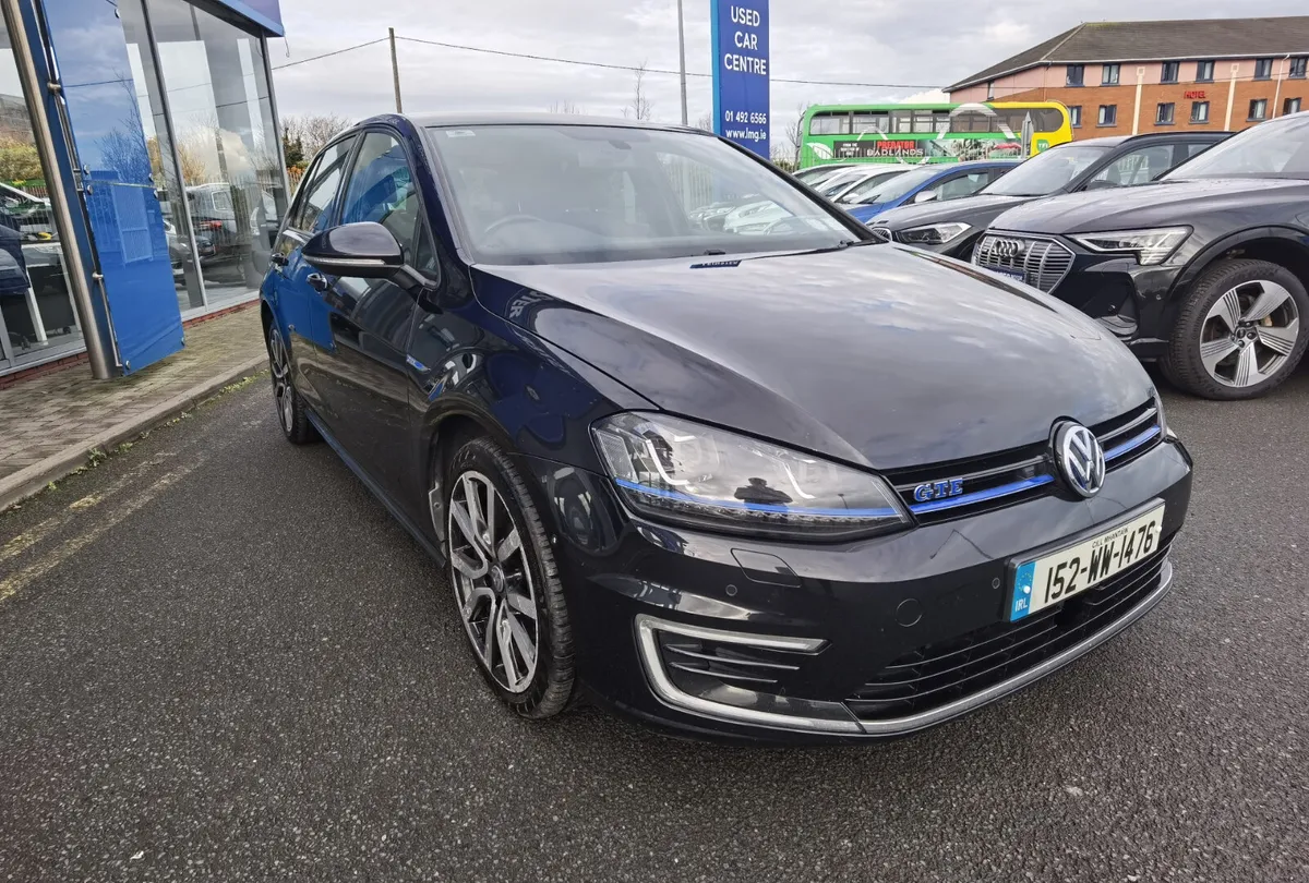 VOLKSWAGEN GOLF 1.4TSI GTE AUTOMATIC 204BHP - Image 4