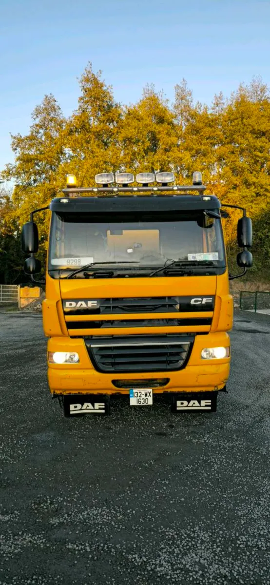 Truck Daf cf85 460bhp  concrete mixer 5 axle rigid - Image 4