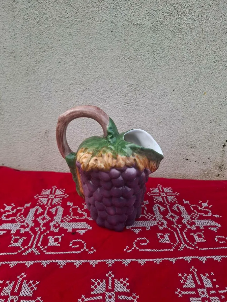 Vintage ceramic grappe pitcher postage possible - Image 1