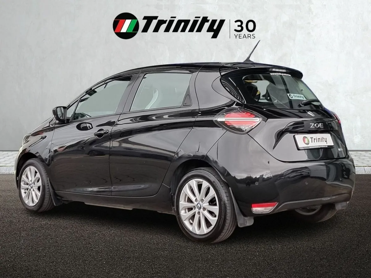 Renault Zoe ** R110 ** 50kwh ** ICONIC ** STUNNING - Image 3
