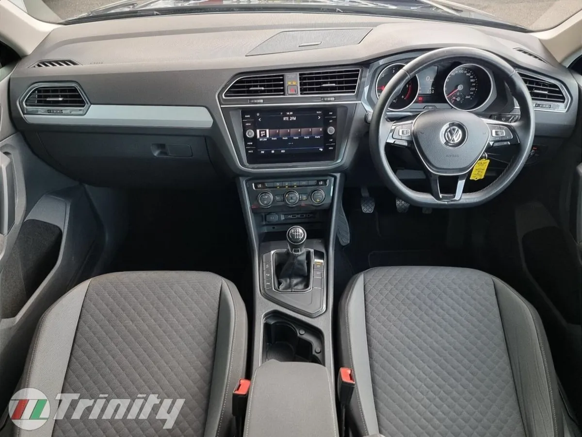 Volkswagen Tiguan ** COMFORTLINE** SUNROOF ** 2.0 - Image 2
