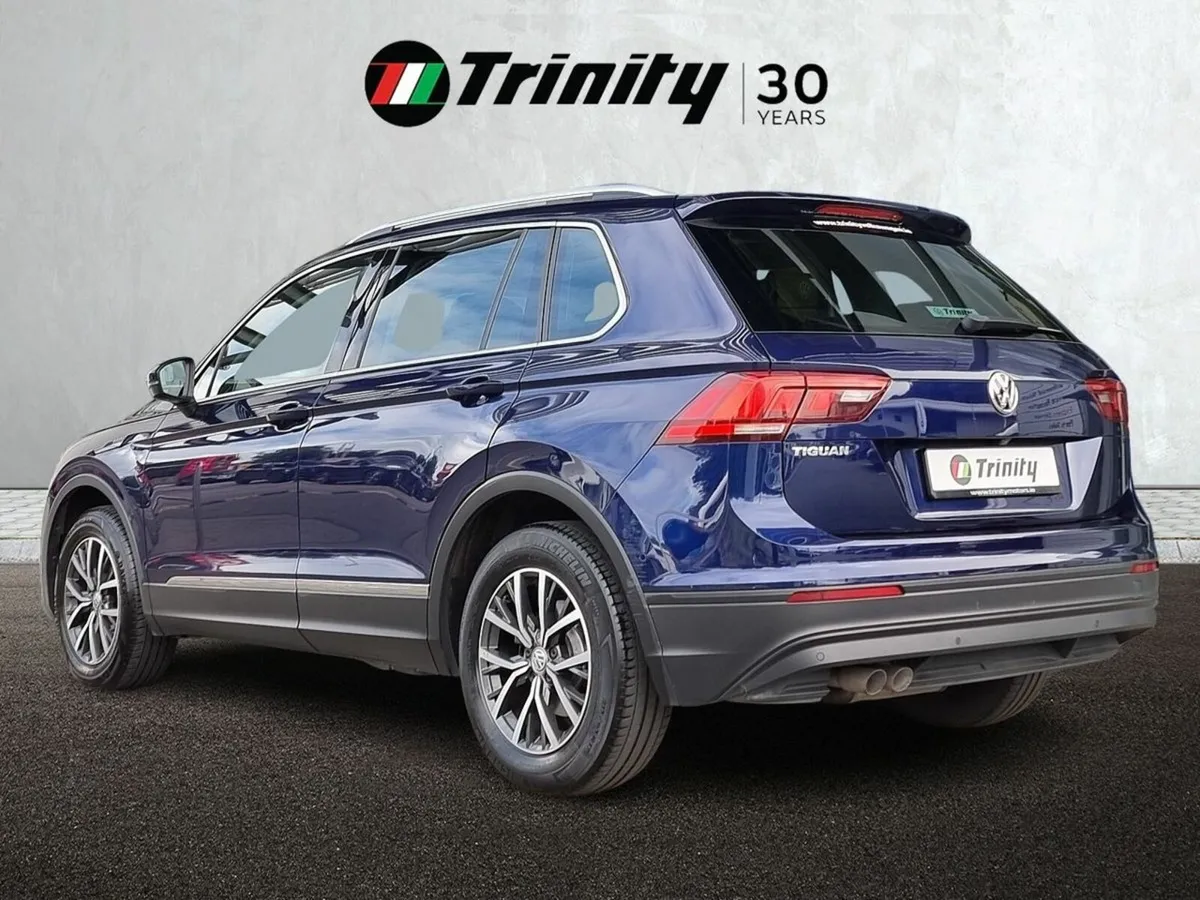 Volkswagen Tiguan ** COMFORTLINE** SUNROOF ** 2.0 - Image 3