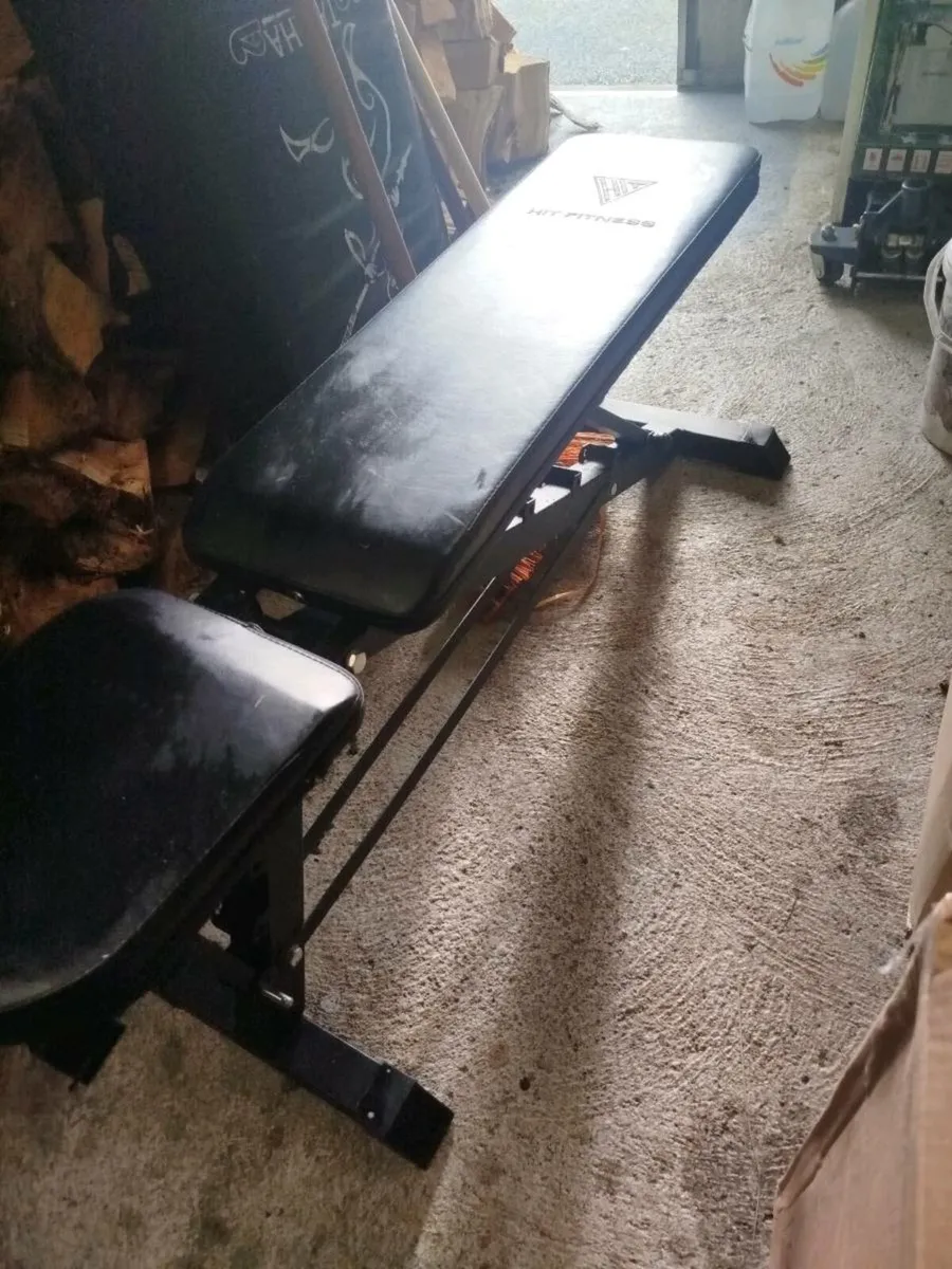 Home gym set-up, rack, bench, barbell and weights - Image 2