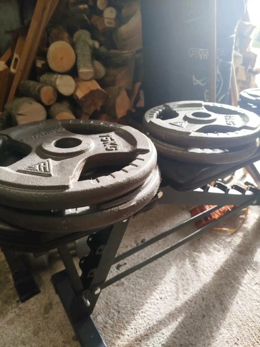 Home gym set-up, rack, bench, barbell and weights - Image 4