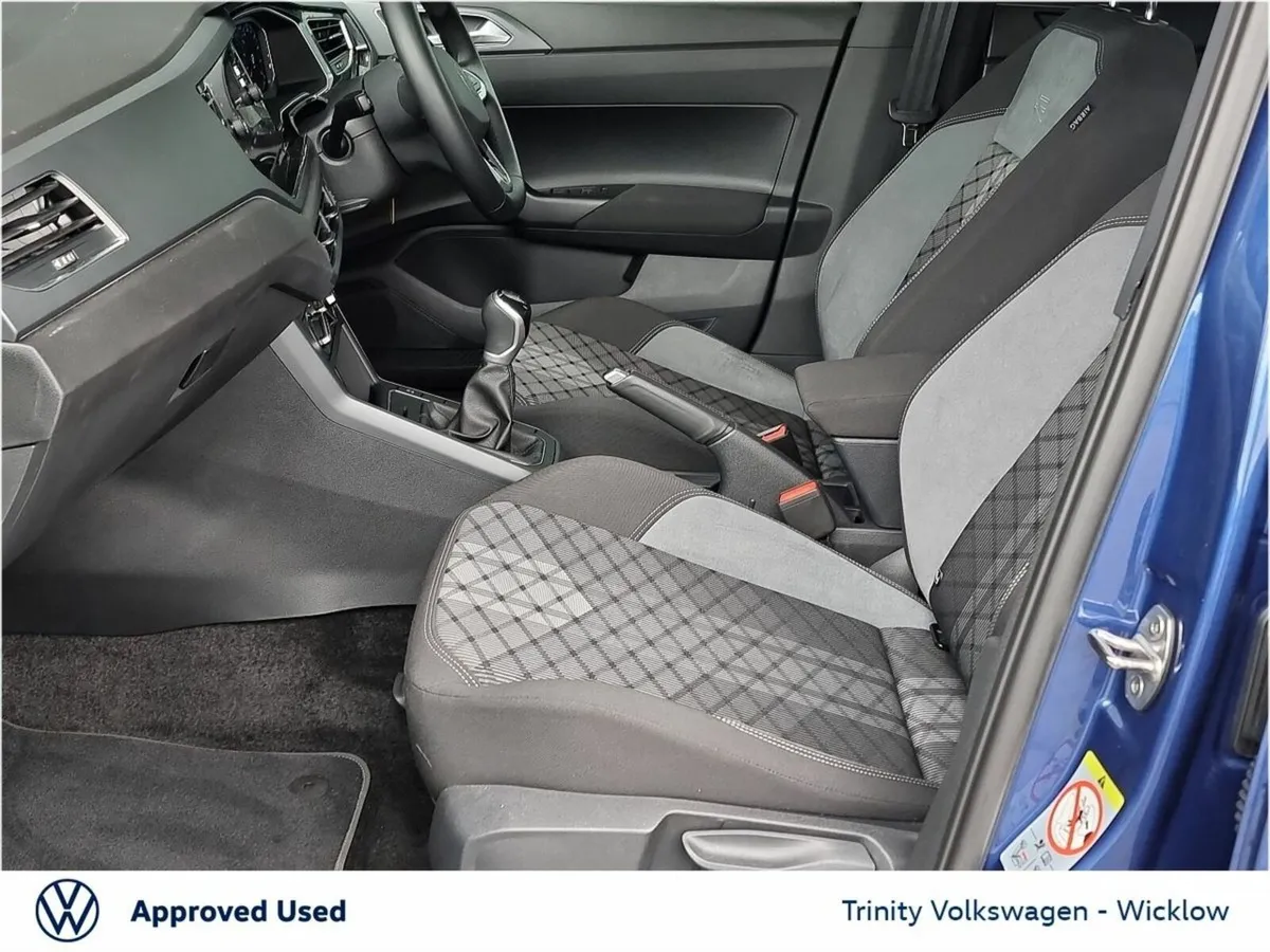 Volkswagen Polo ** R-LINE ** 1.0 TSI ** MANUAL ** - Image 4
