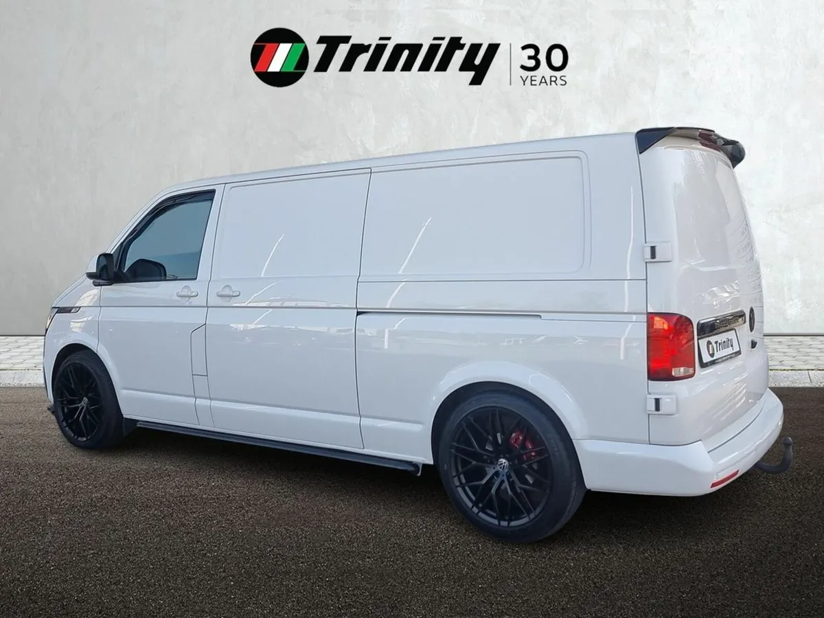 Volkswagen Transporter ** HUGE SPEC ** T6 ** 2.0 T - Image 3